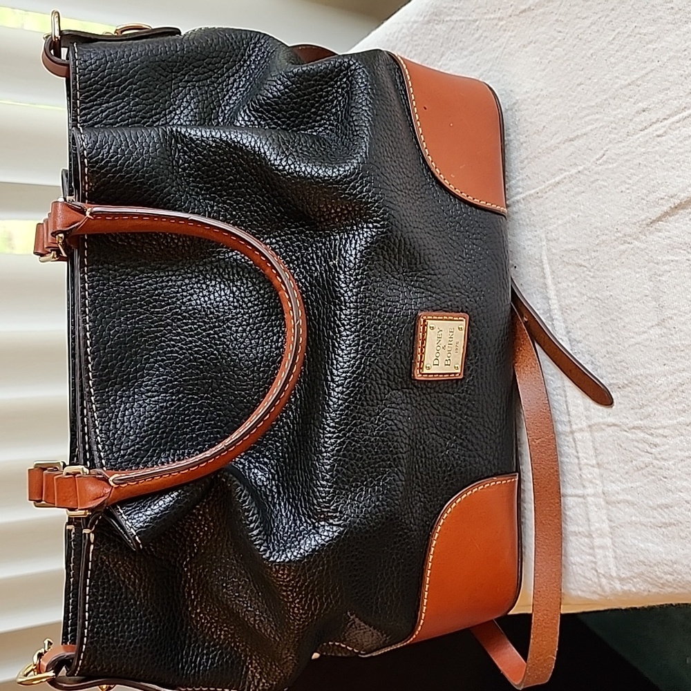 Dooney & Bourke Bag